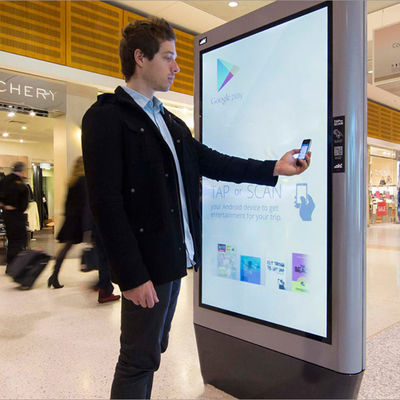 Αδιάβροχη στάση συστημάτων σηματοδότησης διαφήμισης 65» υπαίθρια LCD ψηφιακή